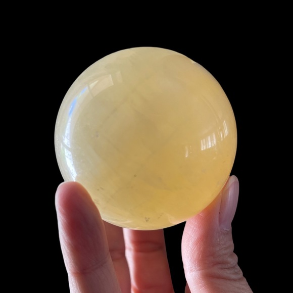 Large natural lemon quartz crystal ball sphere - Picture 1 of 6